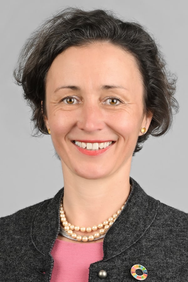 Prof. Dr Anna-Katharina Hornidge is Director of the German Institute of Development and Sustainability (IDOS),Professor at the University of Bonn and member of the German Advisory Council on Global Change (WBGU).