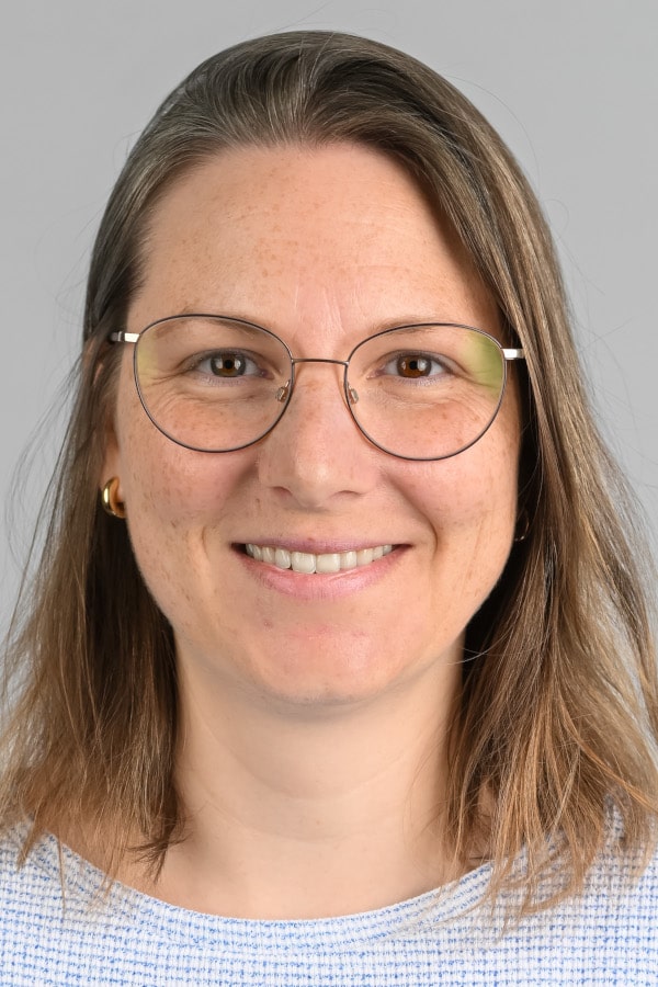Photo: Maike Peters is a staff member of the service facilities and is jointly responsible for procurement at the German Institute of Development and Sustainability (IDOS).